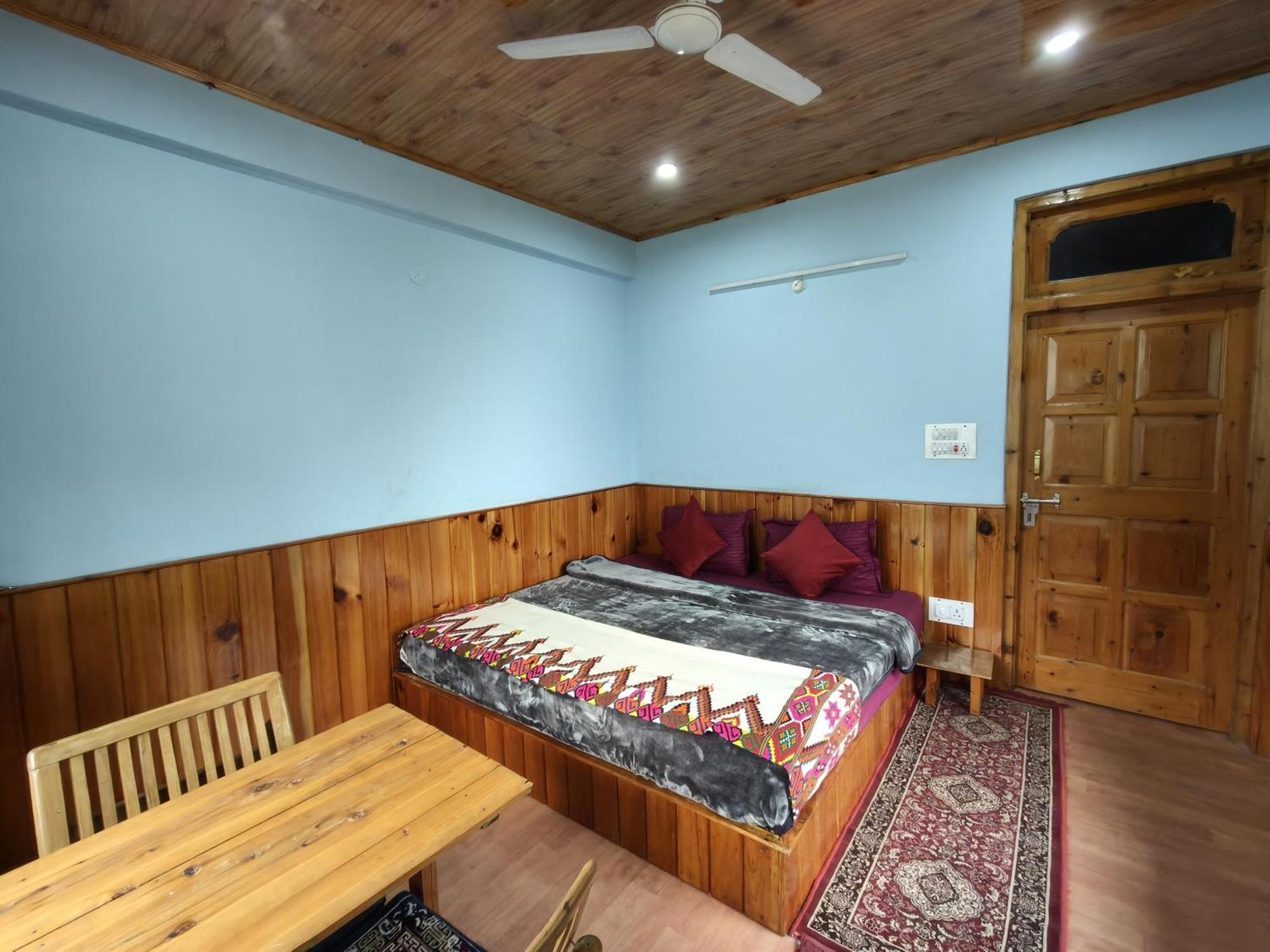 Mountain Retreat Homestay Jibhi