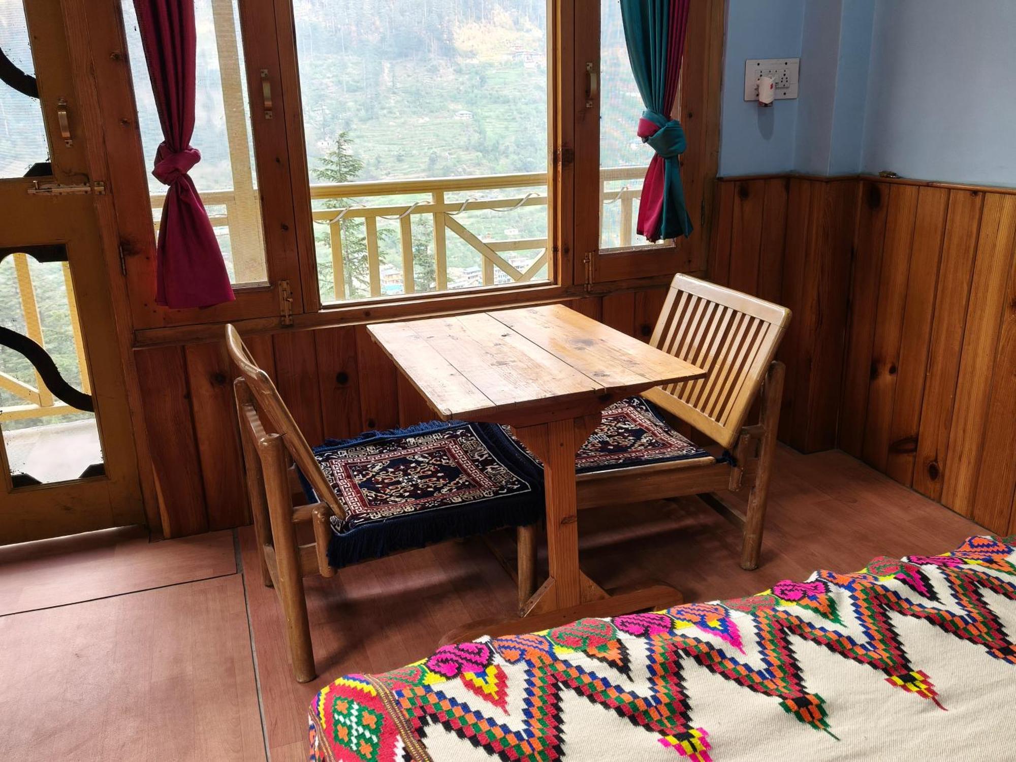 Mountain Retreat Homestay *